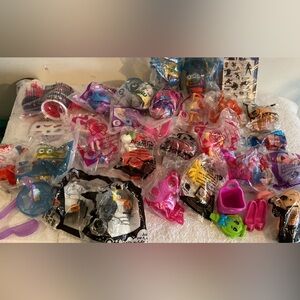 ❤️‍🔥Bag full of happy meal McDonald’s toys